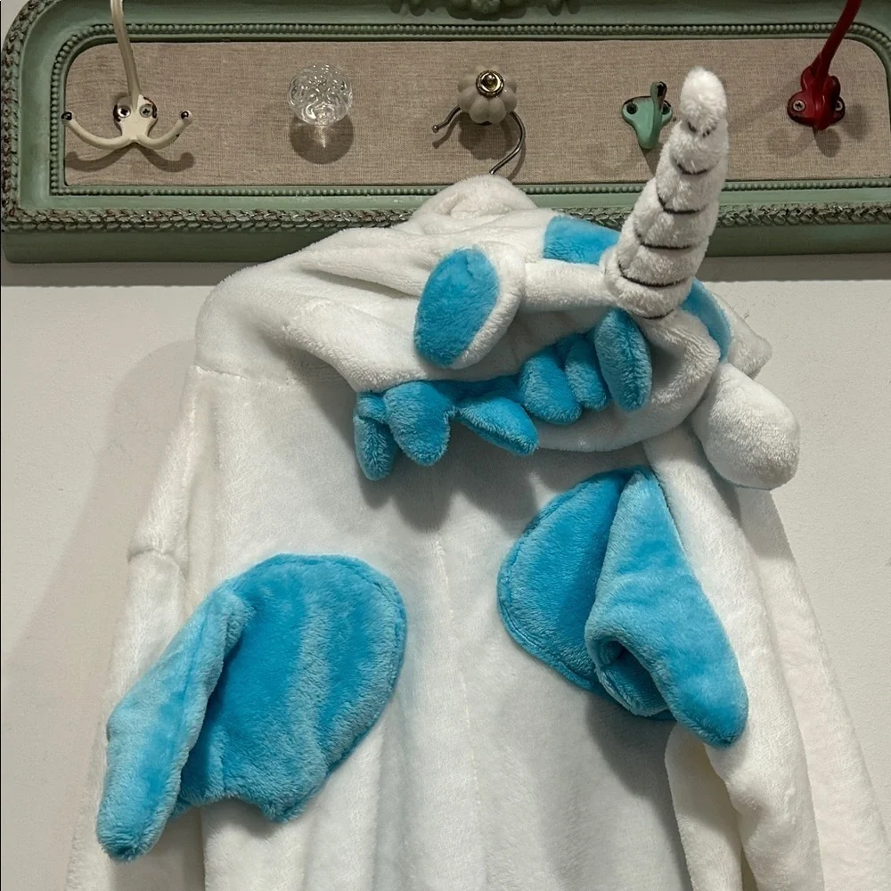 Mythical flying Unicorn Onesie size 4-5 USA unisex kids Blue and White